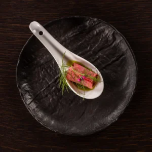 Fermentuotas japoninis ridikas su tuno tartaru